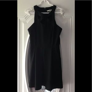 Short black dress with pockets